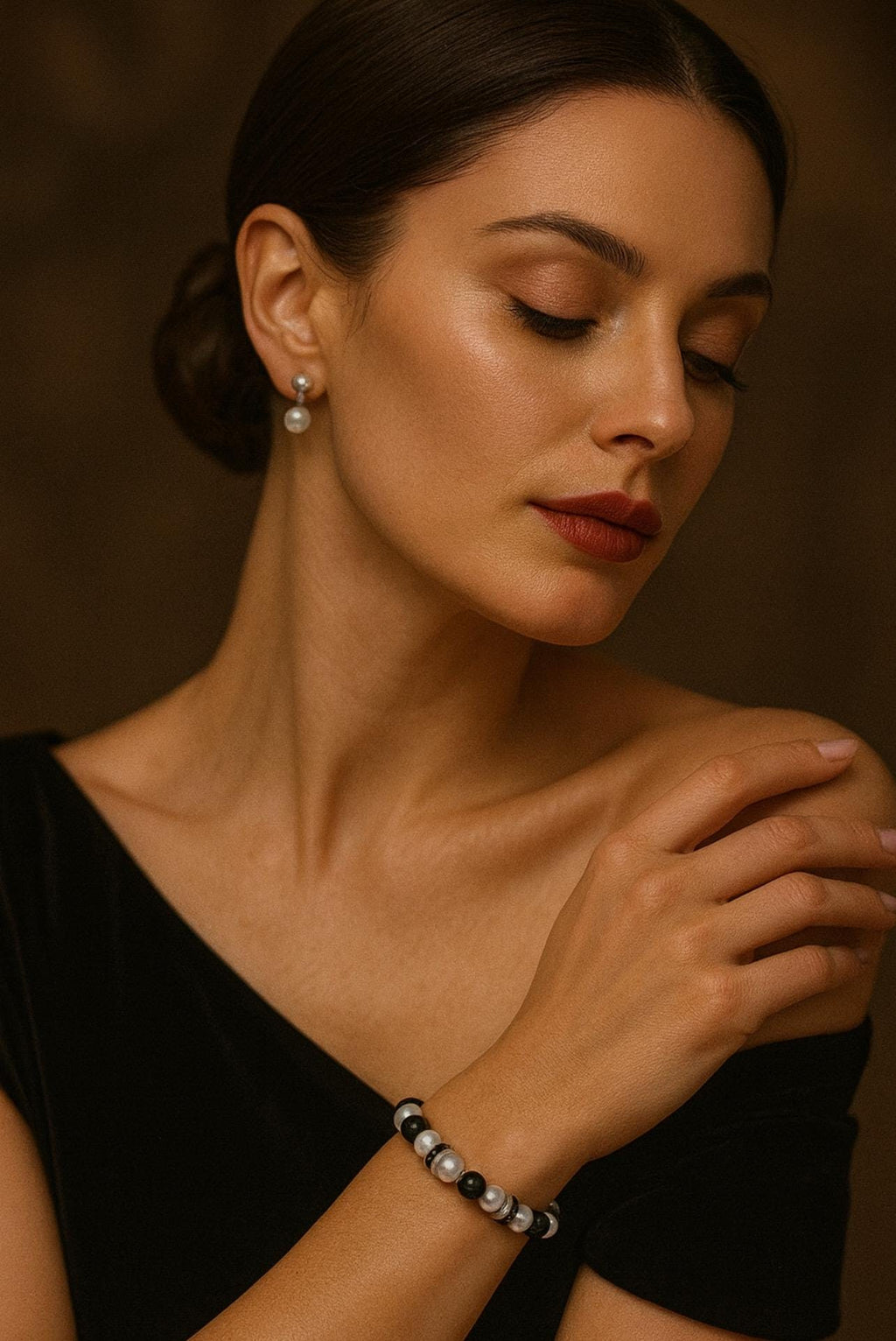 Beachy Black and Pearl